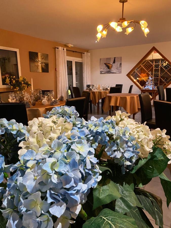 Hotel - Restaurant L'Hortensia Noyalo エクステリア 写真