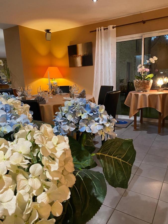 Hotel - Restaurant L'Hortensia Noyalo エクステリア 写真