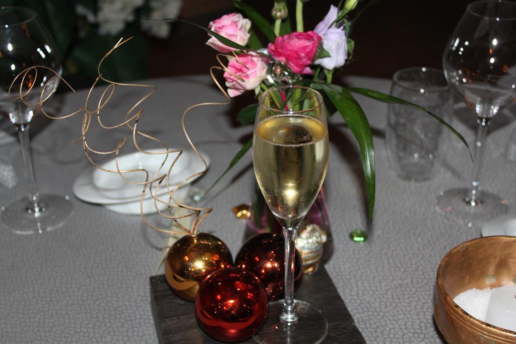 Hotel - Restaurant L'Hortensia Noyalo エクステリア 写真