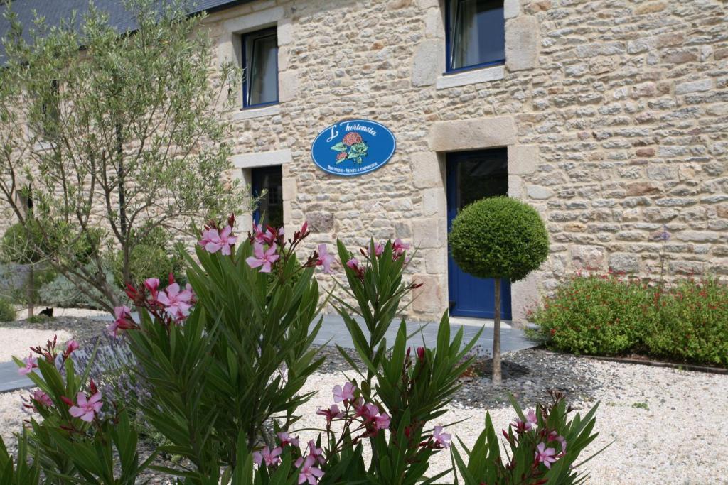 Hotel - Restaurant L'Hortensia Noyalo エクステリア 写真