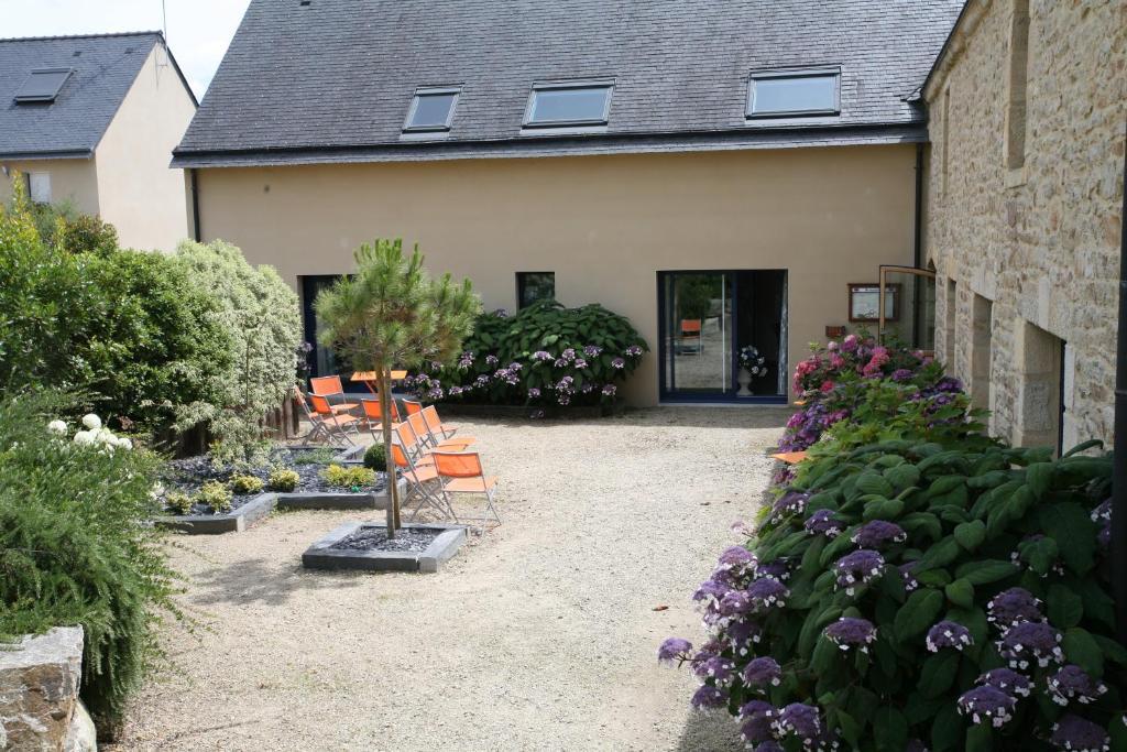 Hotel - Restaurant L'Hortensia Noyalo エクステリア 写真