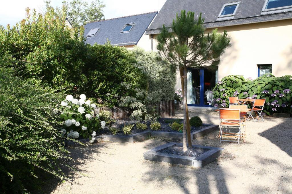 Hotel - Restaurant L'Hortensia Noyalo エクステリア 写真