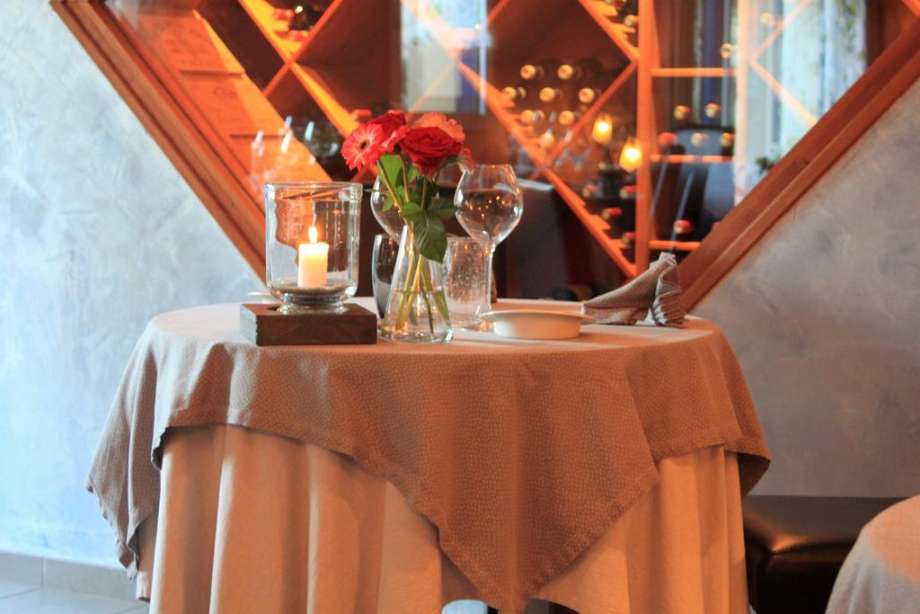 Hotel - Restaurant L'Hortensia Noyalo エクステリア 写真